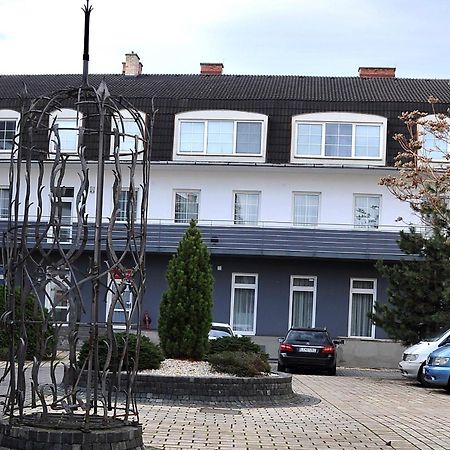 Apartmany Mojzitov Dvor Lučenec Buitenkant foto